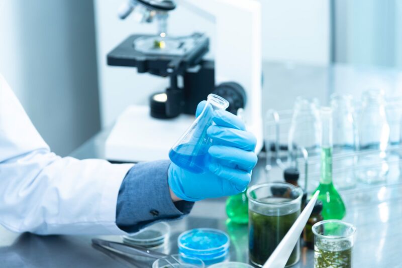 File:Test:person-holding-laboratory-flask-2280571.jpg
